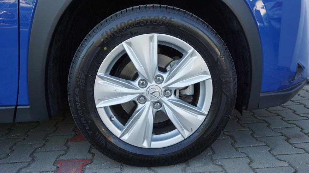 #128522; Lexus UX