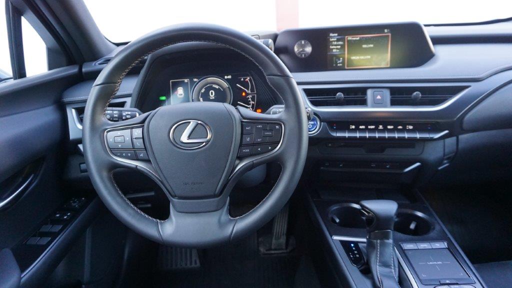 #128522; Lexus UX