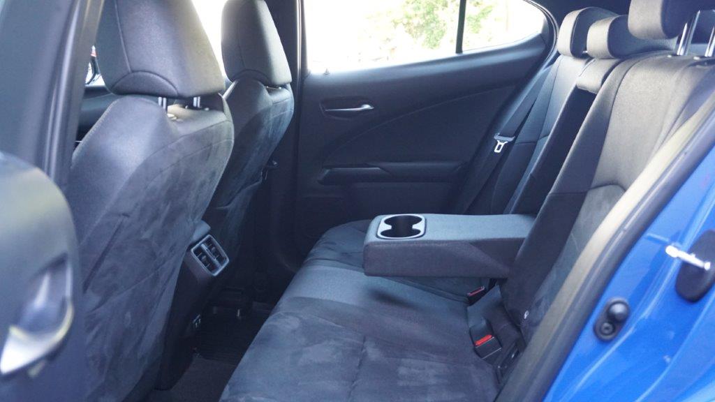 #128522; Lexus UX