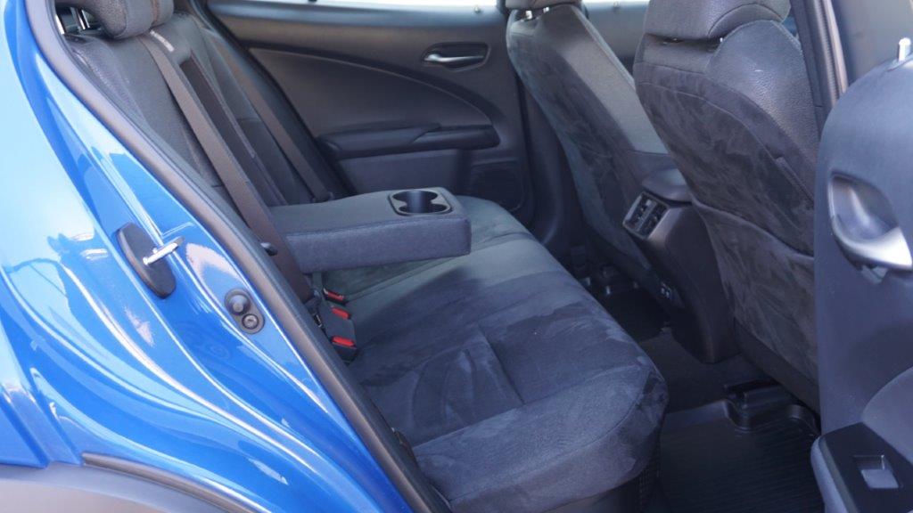 #128522; Lexus UX