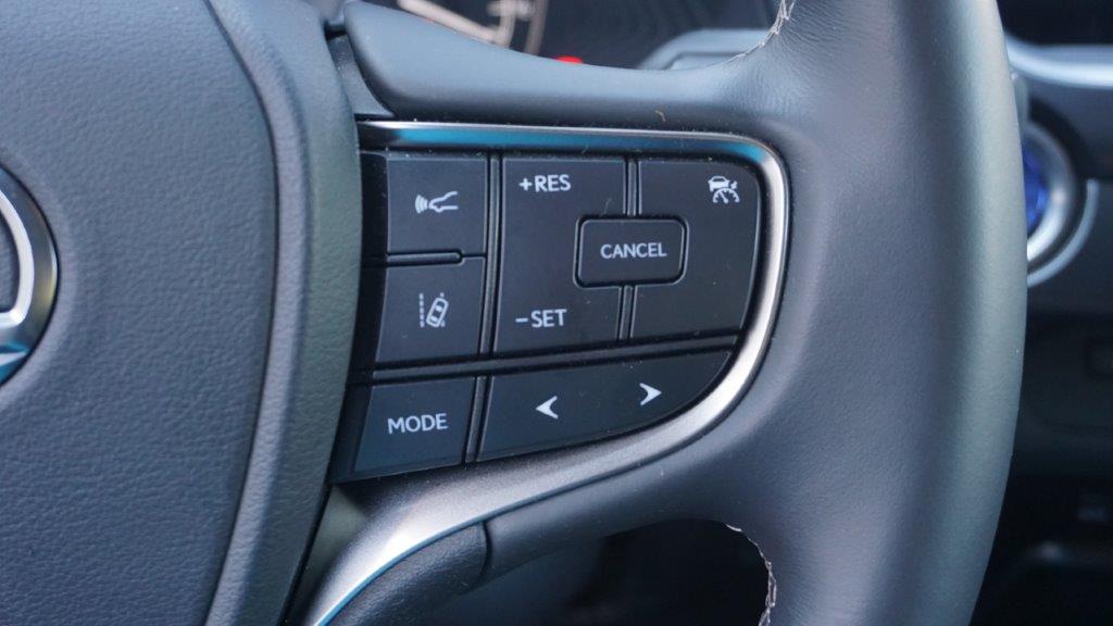 #128522; Lexus UX