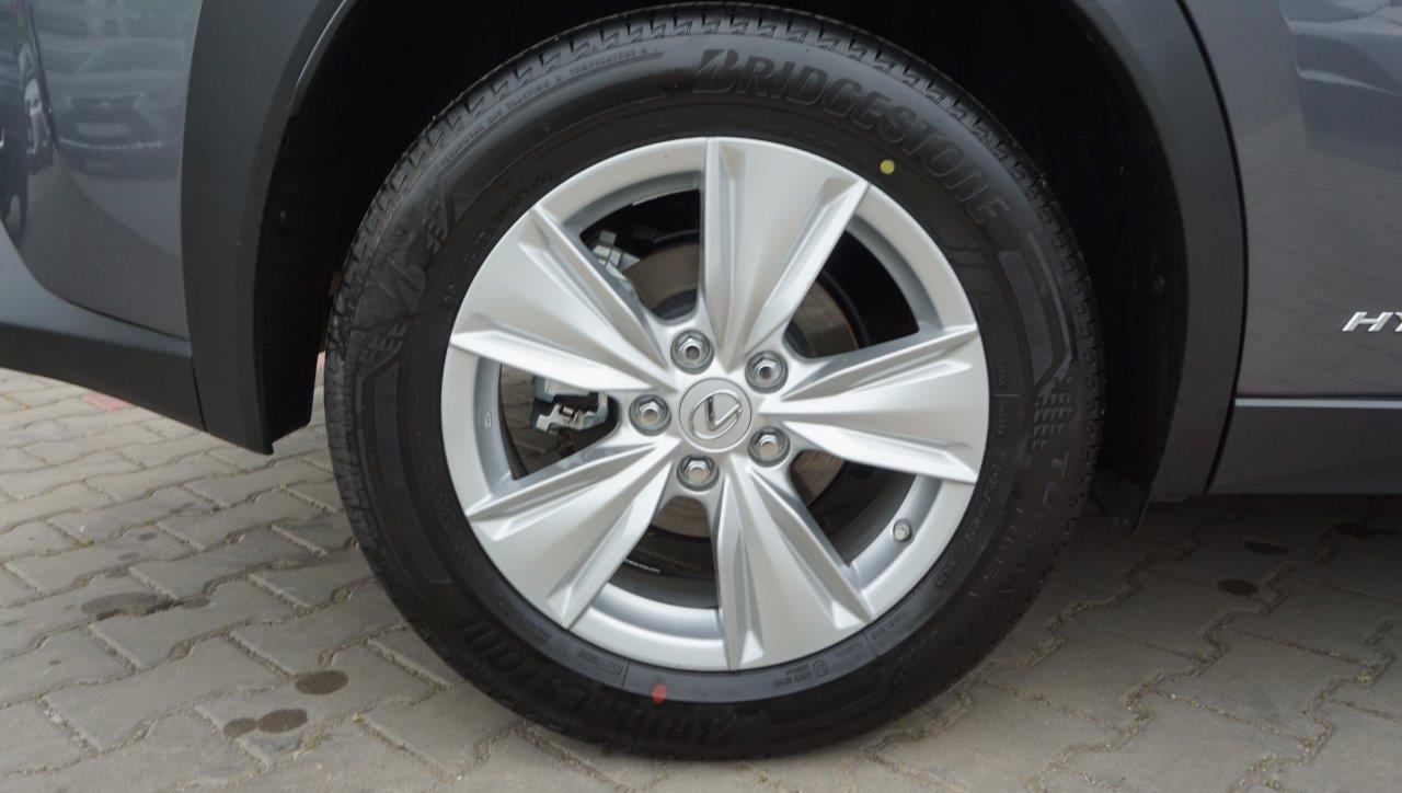 😊 Lexus UX;hybrid