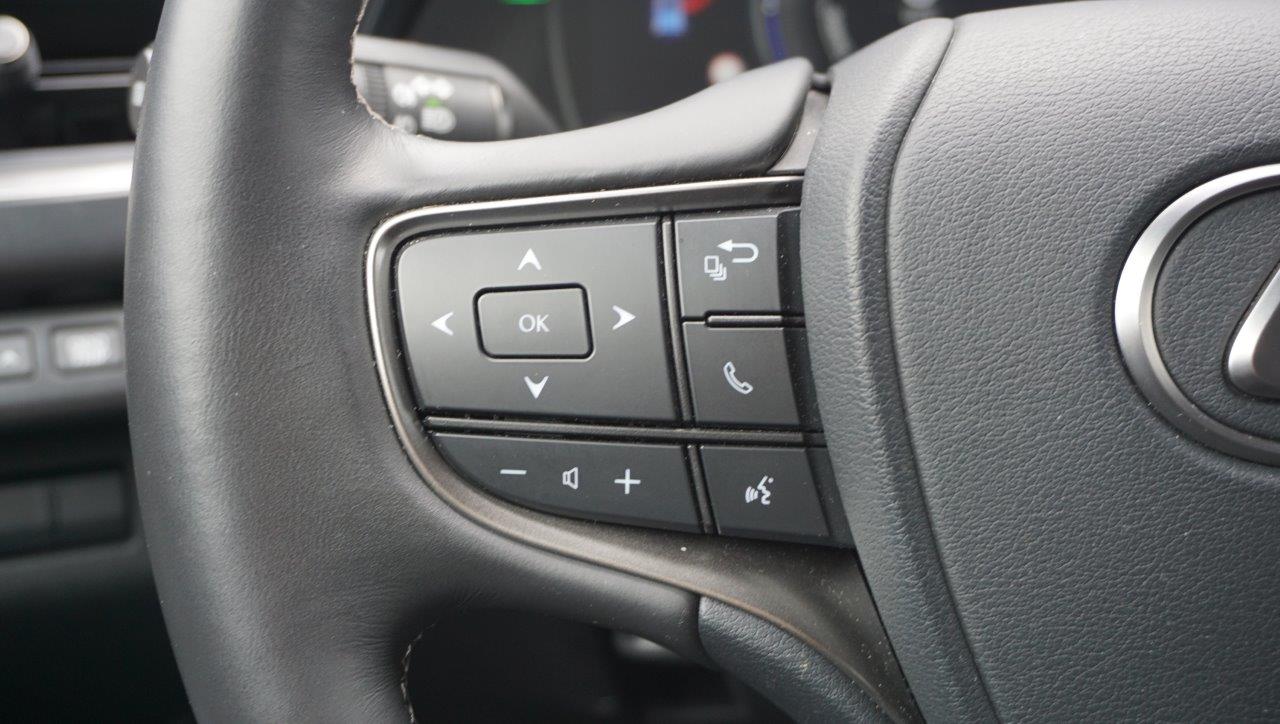 😊 Lexus UX;hybrid