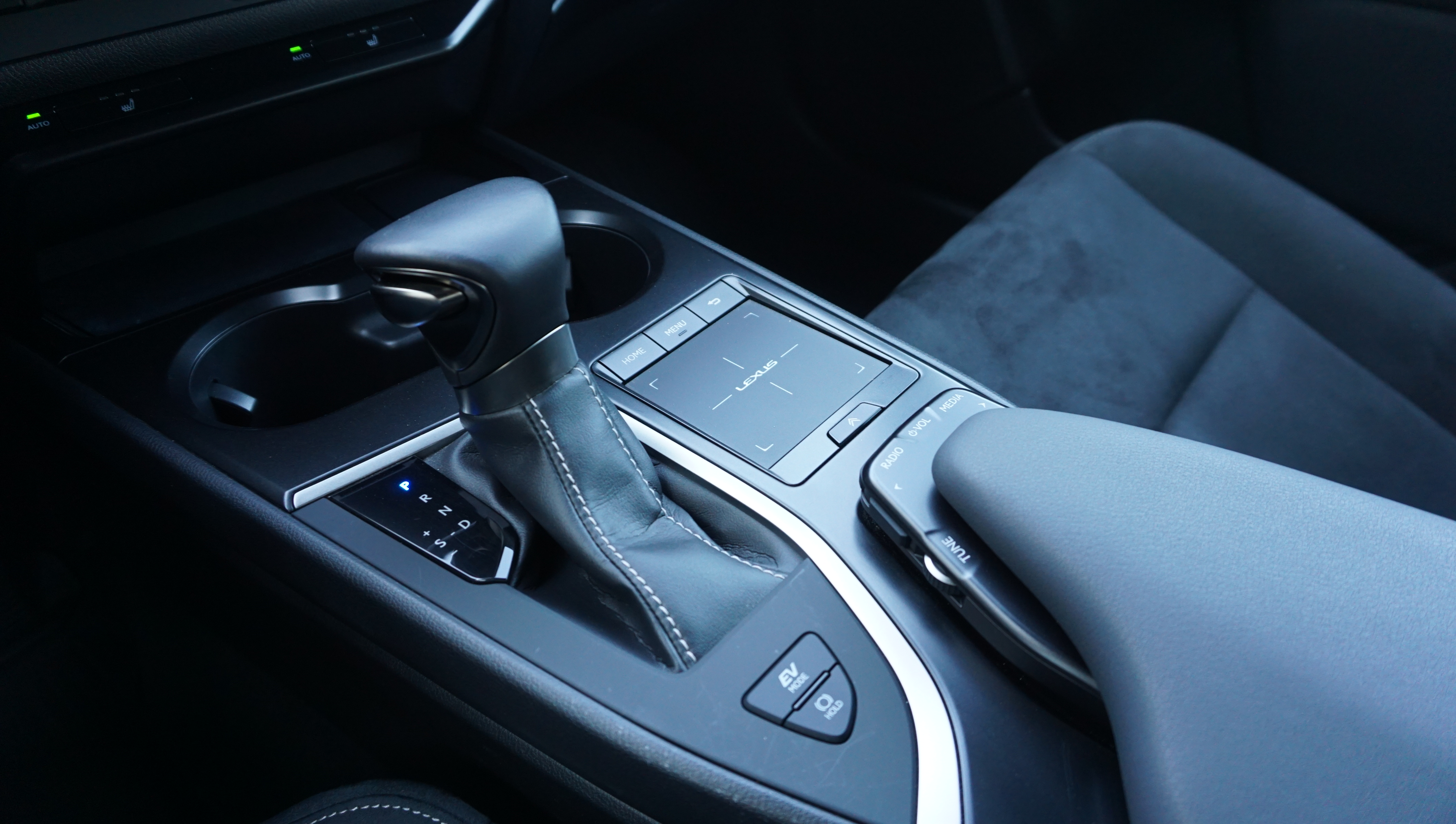 😊 Lexus ux;hybrid; hybrid