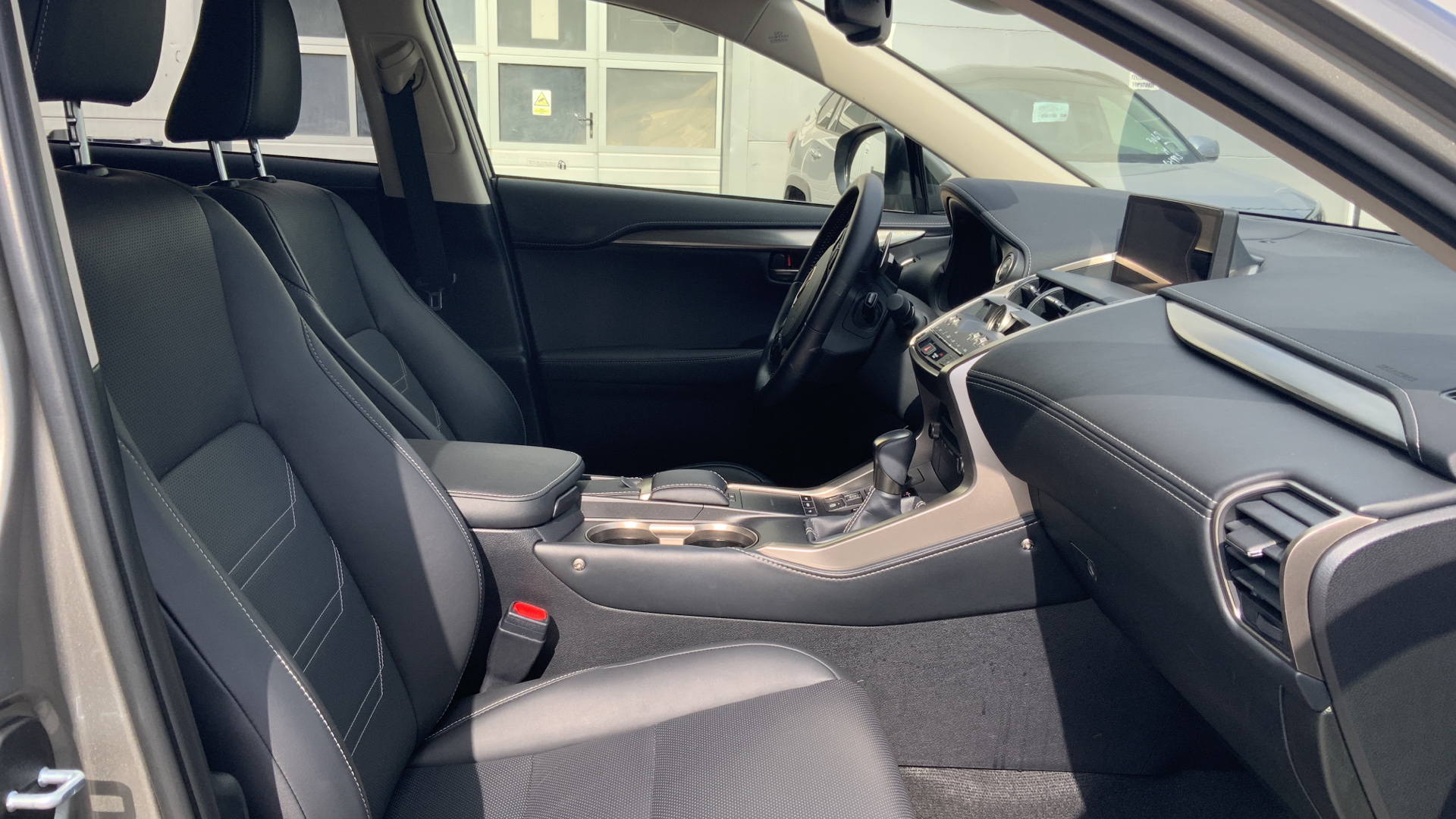 😊 Lexus NX
