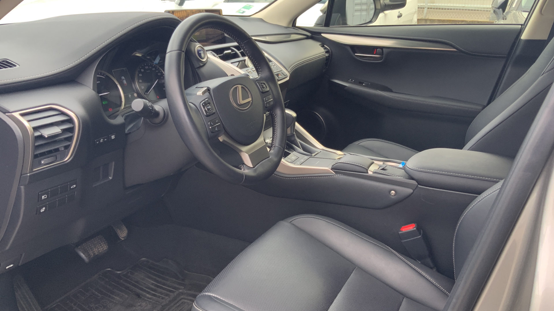 😊 Lexus NX